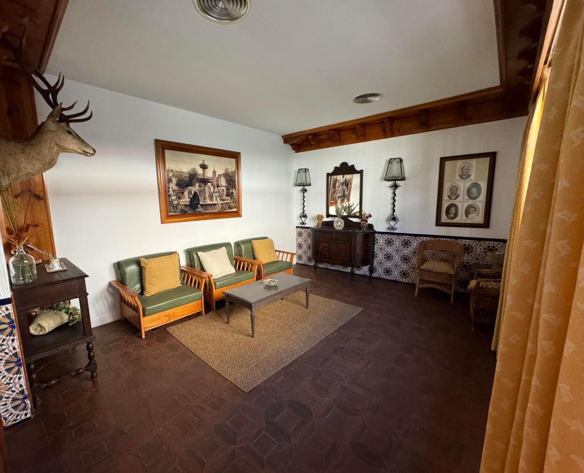 Hostal Joaquin Las Ventas con Pena Aguilera エクステリア 写真