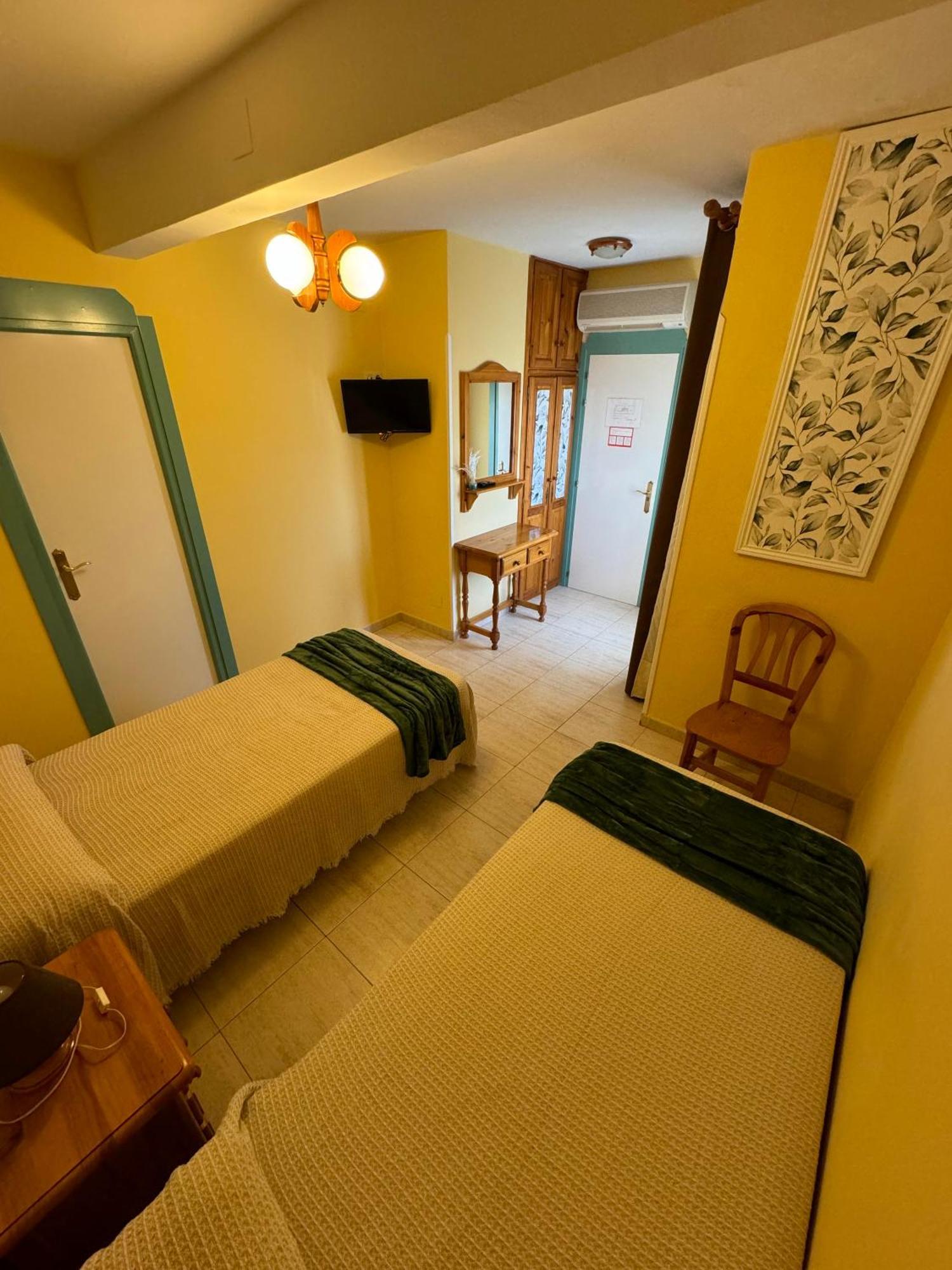 Hostal Joaquin Las Ventas con Pena Aguilera エクステリア 写真