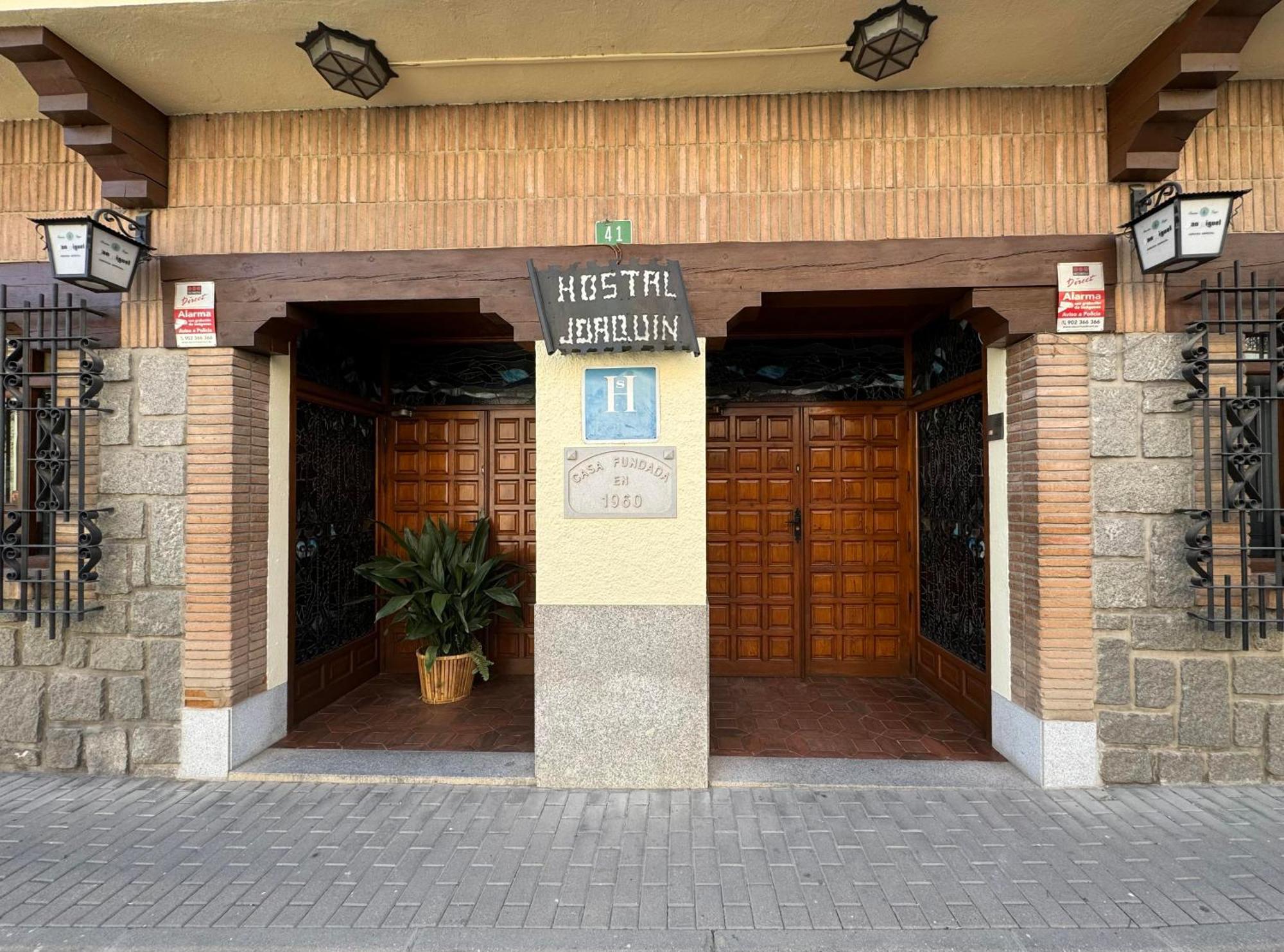 Hostal Joaquin Las Ventas con Pena Aguilera エクステリア 写真